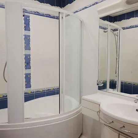 Nice Bright And Cozy With All Amenities And Convenient Transportation * Tirana